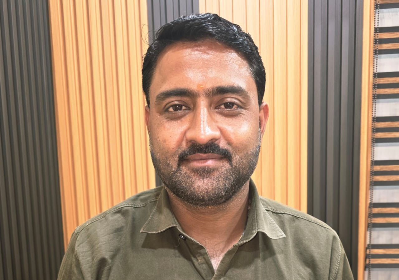 Dr. Vivek Kumar